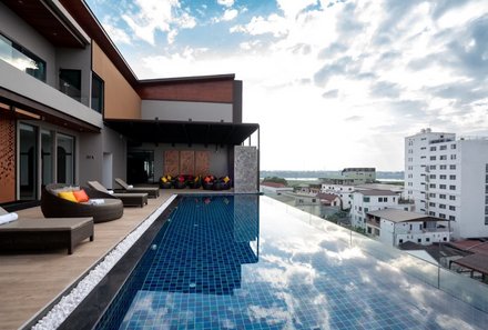 Laos & Vietnam Familienreise - Laos Reise mit Kindern - Mintra Hotel Infinitypool