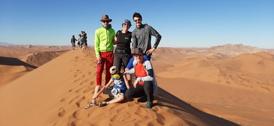 Feedback NAFI02 Juni 2023 - Namibia for family individuell - Familie im Sossusvlei