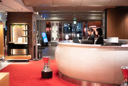 Japan for family individuell - Cross Hotel - Rezeption