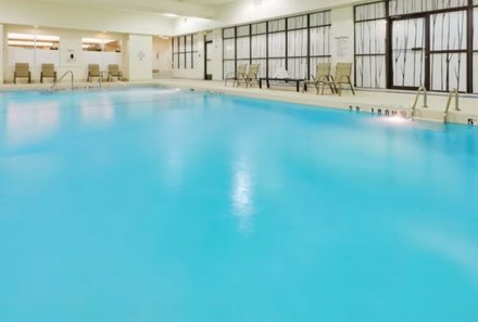 Ostkanada for family - Ostkanada Familienreise mit Kindern - Holiday Inn Toronto Downtown Centre - Pool