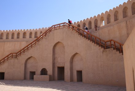Oman mit Kindern - Oman for family - Burgmauer