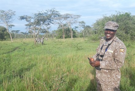Uganda Individualreise - Uganda for family individuell - Ranger auf Fuß-Pirsch im Mburo Nationalpark