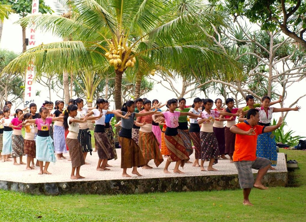 Bali mit Kindern - Bali Urlaub mit Kindern - Reisen Bali mit Kindern - Tanzstunde