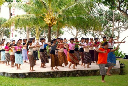 Bali mit Kindern - Yoga Familienurlaub auf Bali - Tanzstunde