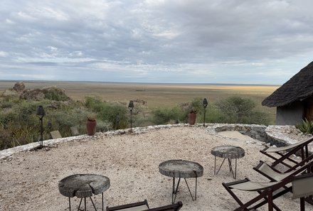 Familienreise Tansania - Tansania for family individuell deluxe - Camp Ndogo Olduvai Terrasse
