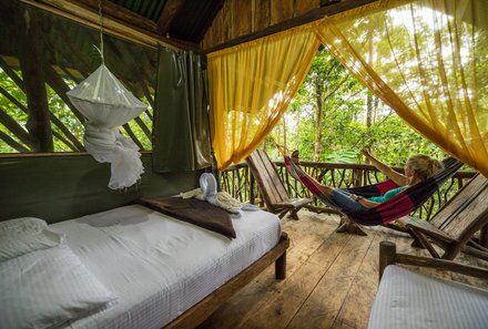 Familienreise Costa Rica individuell - La Tigra Rainforest Lodge - Innenansicht Hütte