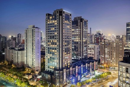 China for family - China Familienreise mit Kindern - Novotel Shanghai Jingan - Wolkenkratzer