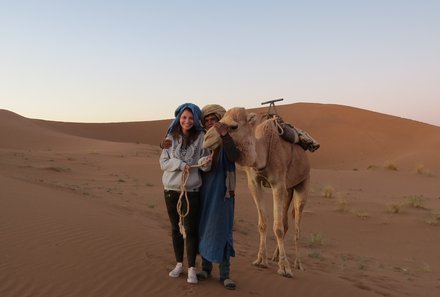 Marokko reise mit jugendlichen - Jugendliche in der Wüste